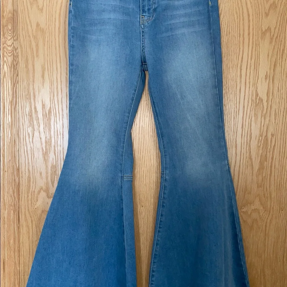 Brand New Free People Flared Jeans - Picture 2 of 3